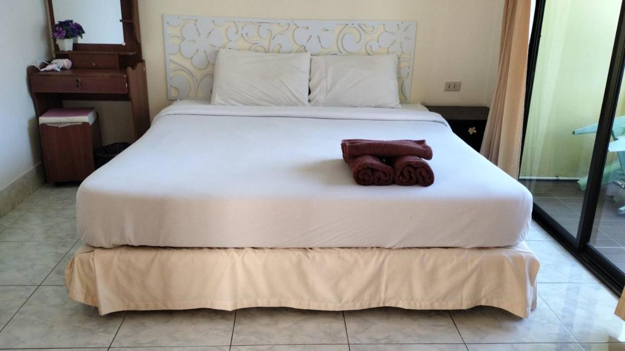 Massuwan Karon Beach Ban Saiyuan Exterior foto